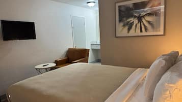 Individueel gedecoreerd, individueel gemeubileerd, een bureau