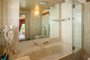 Mid Level En-suite room | Bathroom