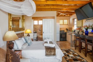 Standard-Apartment, 1 Schlafzimmer | Hochwertige Bettwaren, Zimmersafe, individuell dekoriert