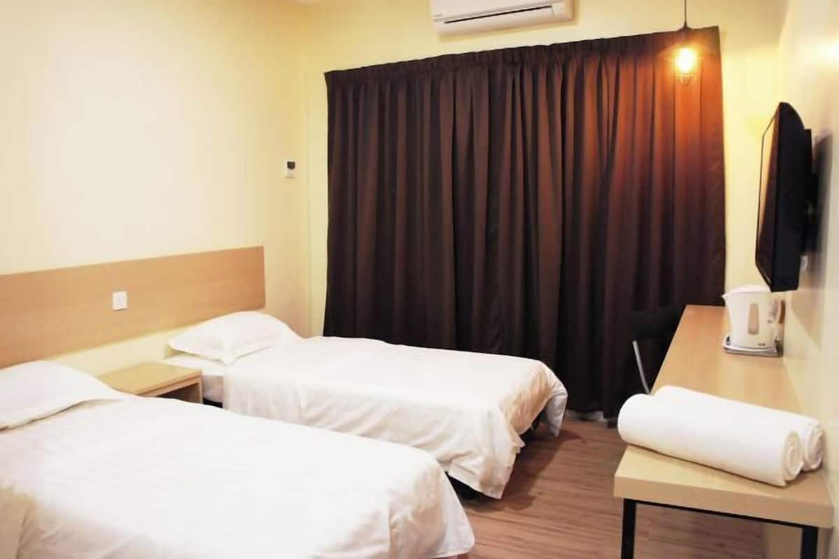 Desk, laptop workspace, iron/ironing board, free WiFi
