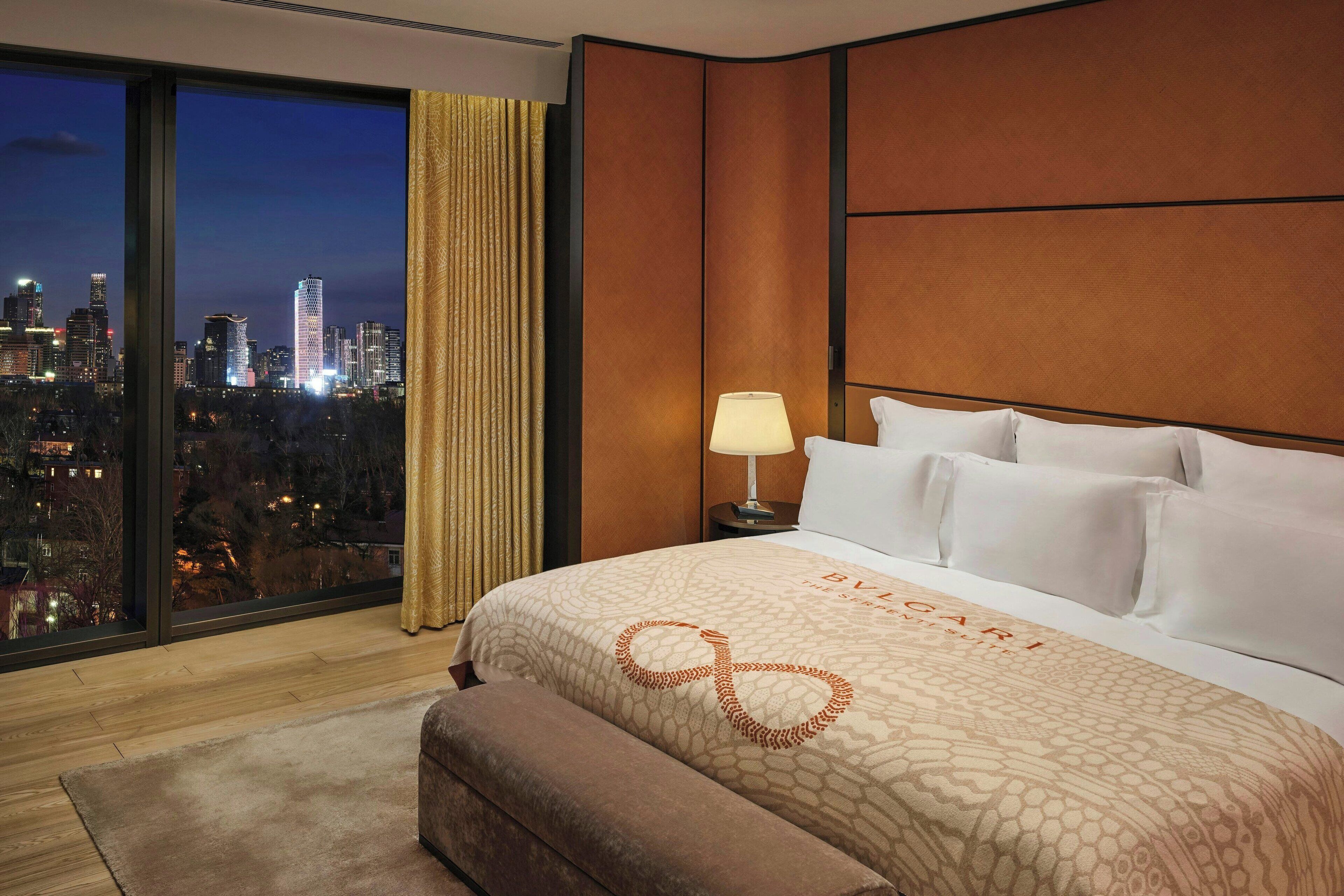 premium suite, 1 bedroom, non smoking, river view | egyptian cotton sheets, premium bedding, pillow-top beds