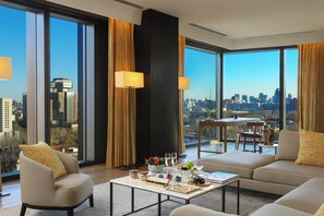 Premium Suite, 1 Bedroom, River View | 1 bedroom, Egyptian cotton sheets, premium bedding, pillow-top beds - Bvlgari Hotel Beijing (Beijing)
