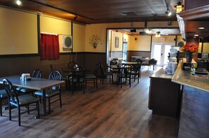 Desayuno continental gratuito y diario