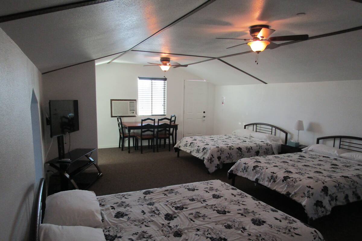 Standard Room (3 Queen Beds) | Soundproofing, WiFi (free), individually decorated