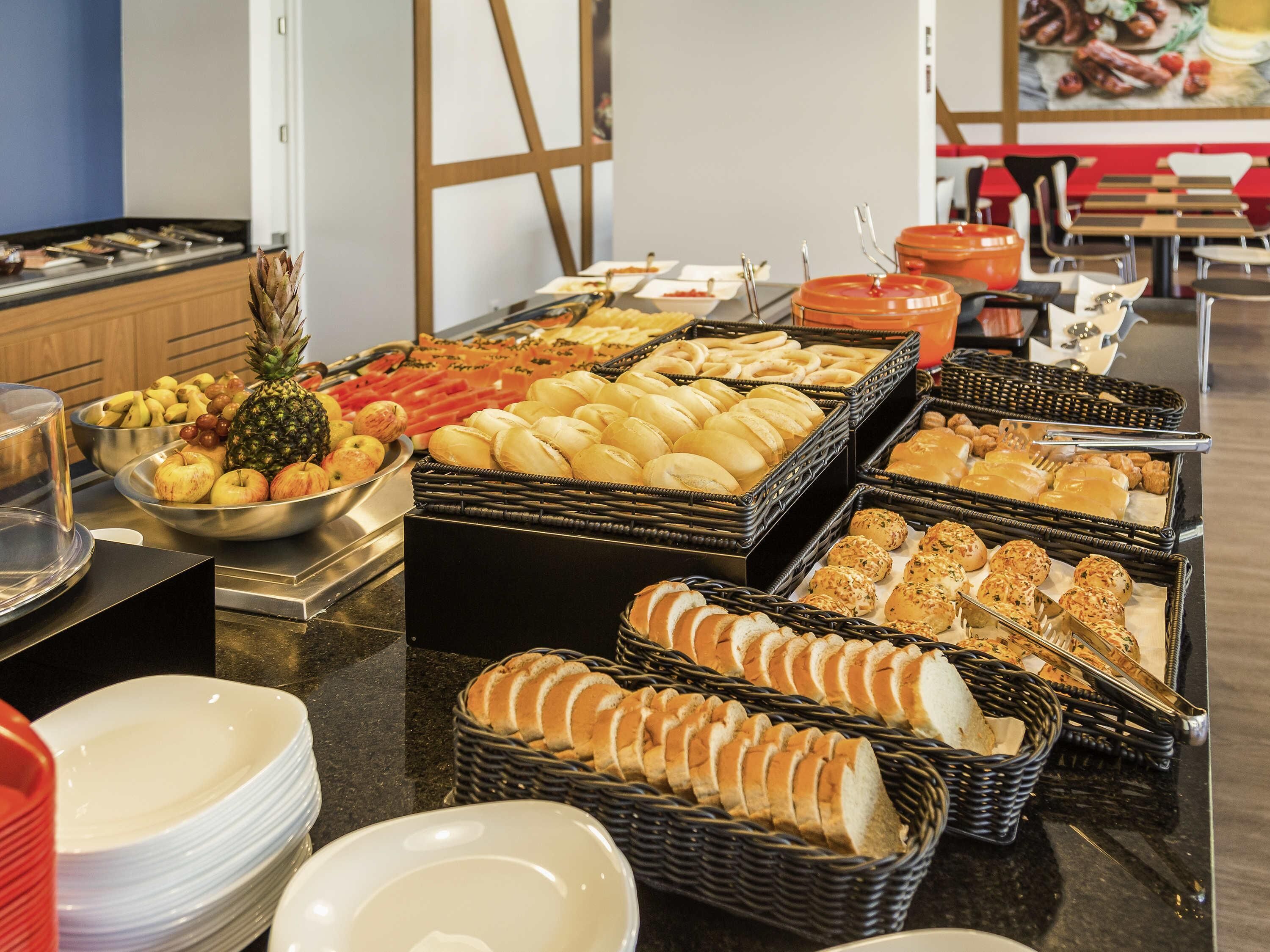 Bữa sáng buffet hàng ngày (58 BRL/mỗi người) 