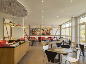 Daily buffet breakfast for a fee