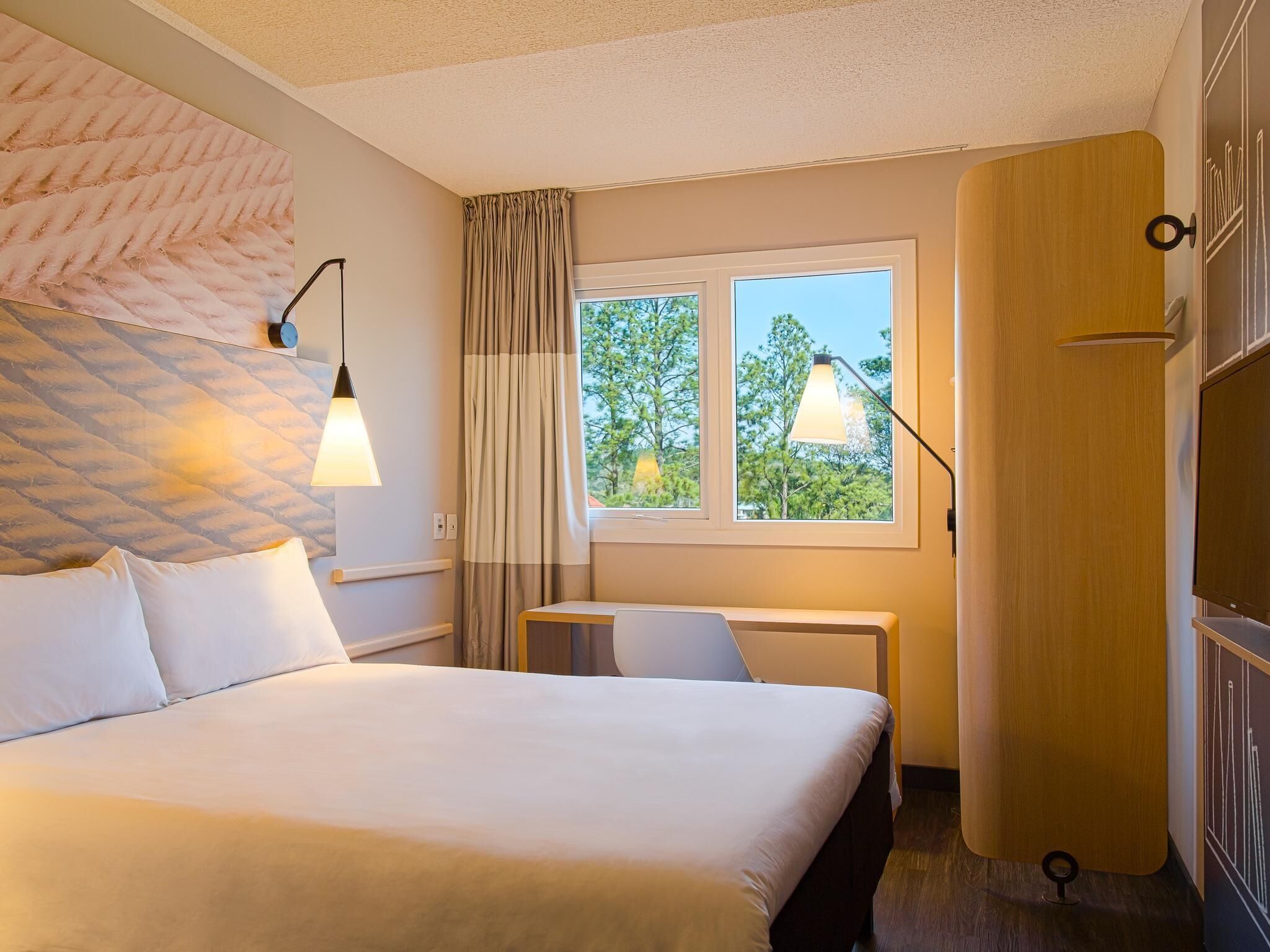 Standard Apartment, 1 Double Bed | Minibar, desk, blackout drapes, soundproofing