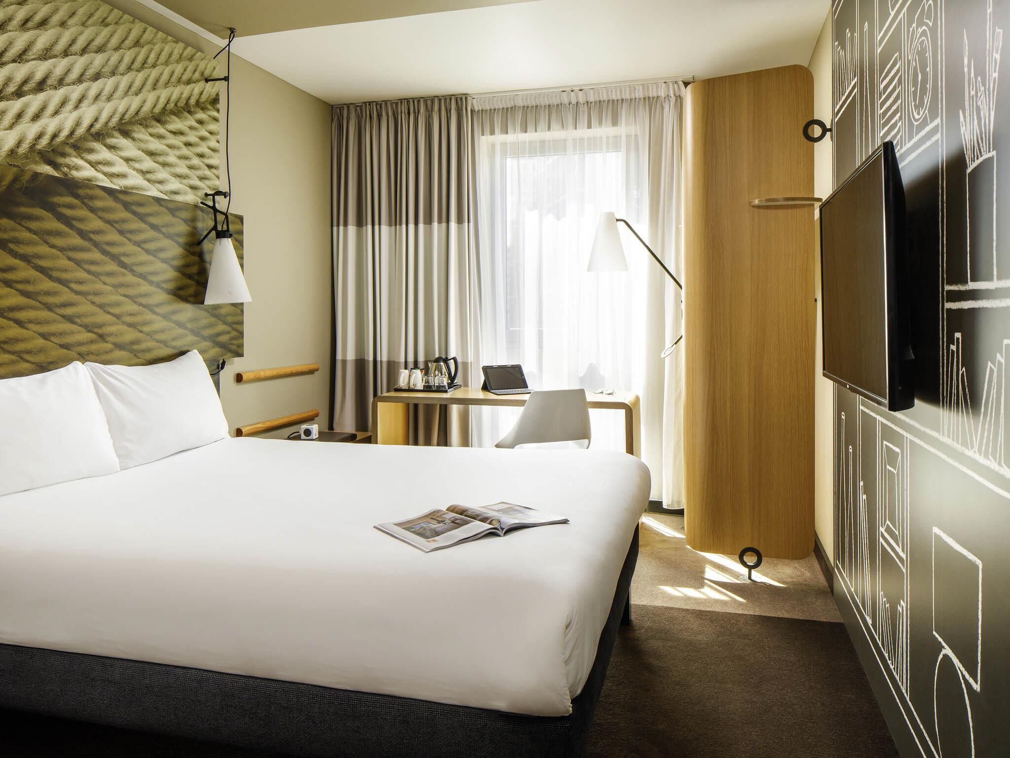 Double SweetRoom by ibis | Työpöytä, pimennysverhot, äänieristys, ilmainen Wi-Fi