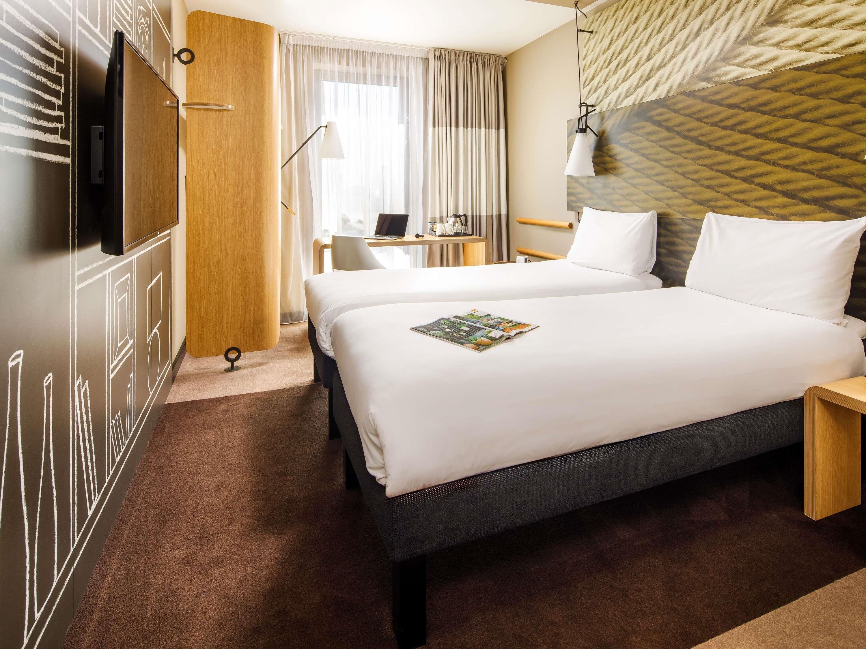 Twin SweetRoom by ibis | Desk, blackout curtains, soundproofing, free WiFi