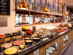 Daily buffet breakfast for a fee - ibis London Canning Town (London)