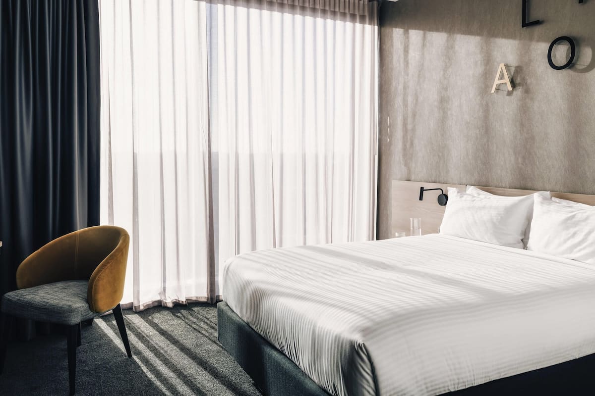 Standard Room, 1 Queen Bed