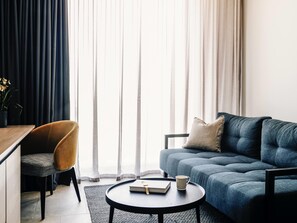 套房, 1 间卧室, 城市景观 | 加厚床垫、客房内保险箱、办公桌、笔记本电脑工作区