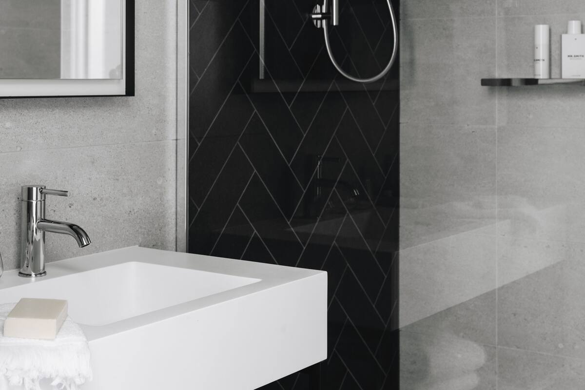 shower, rainfall showerhead, eco-friendly toiletries, hair dryer