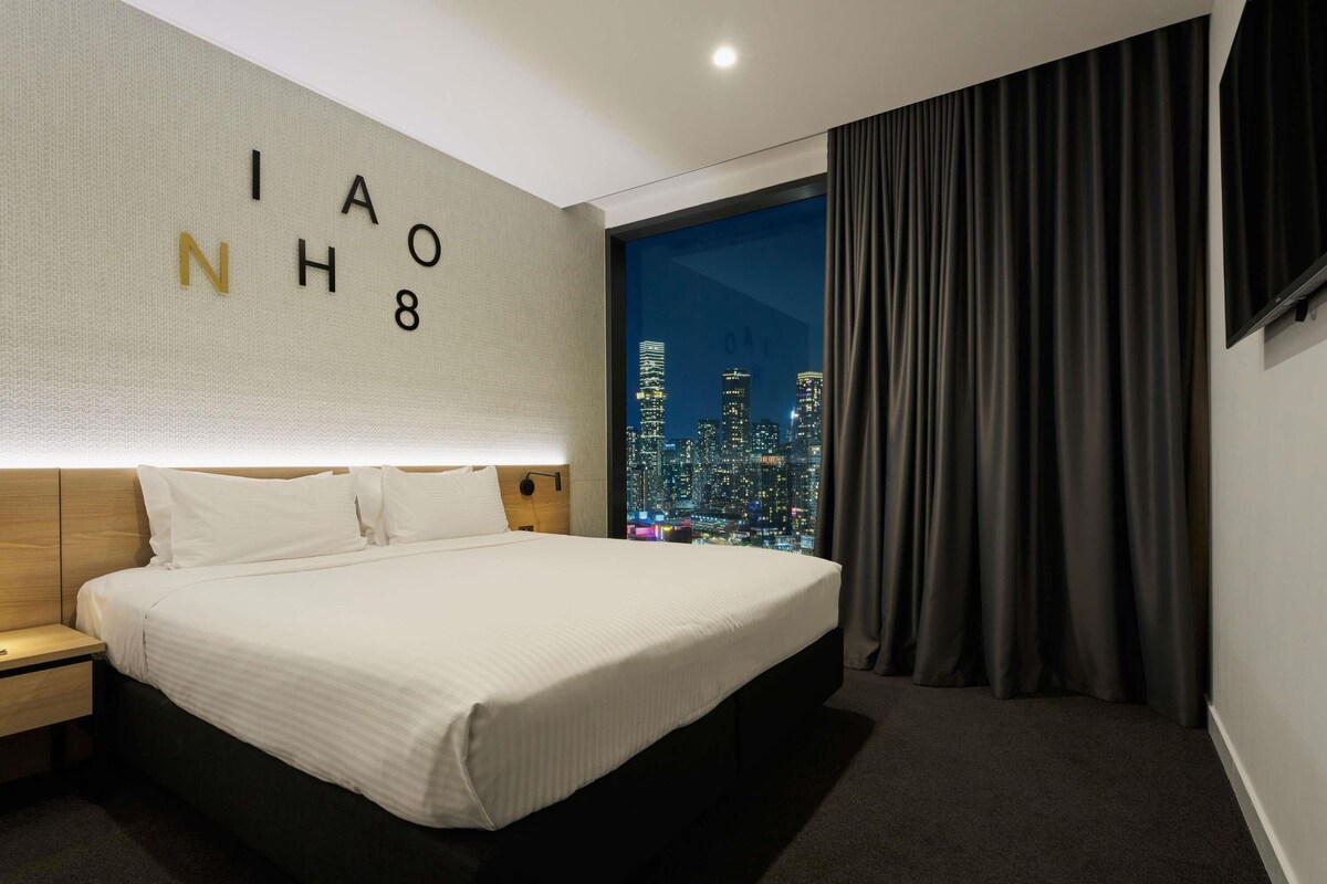 Suite, 1 Bedroom, City View | Pillow-top beds, in-room safe, desk, laptop workspace