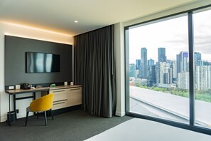 标准房, 1 张大床, 无障碍 | 加厚床垫、客房内保险箱、办公桌、笔记本电脑工作区