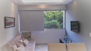 Familienapartment, 3 Schlafzimmer | Wohnzimmer | Fernseher