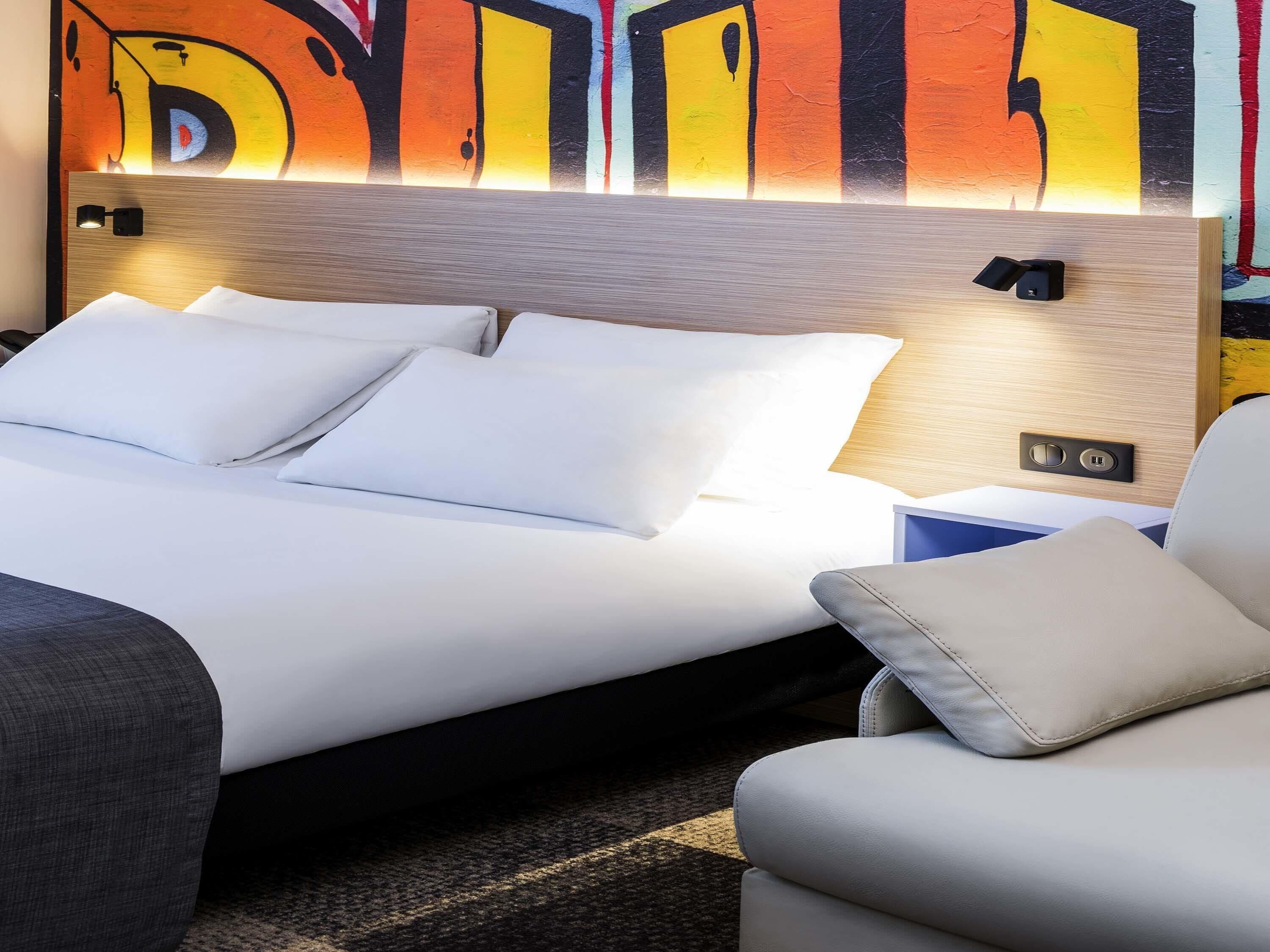 standard suite, 1 double bed with sofa bed (standard) | 1 bedroom, premium bedding, in-room safe, desk