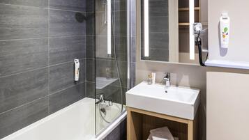Standard Suite, 1 Double Bed with Sofa bed (Standard) | Premium bedding, in-room safe, desk, blackout drapes
