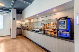 Desayuno continental incluido todos los días 