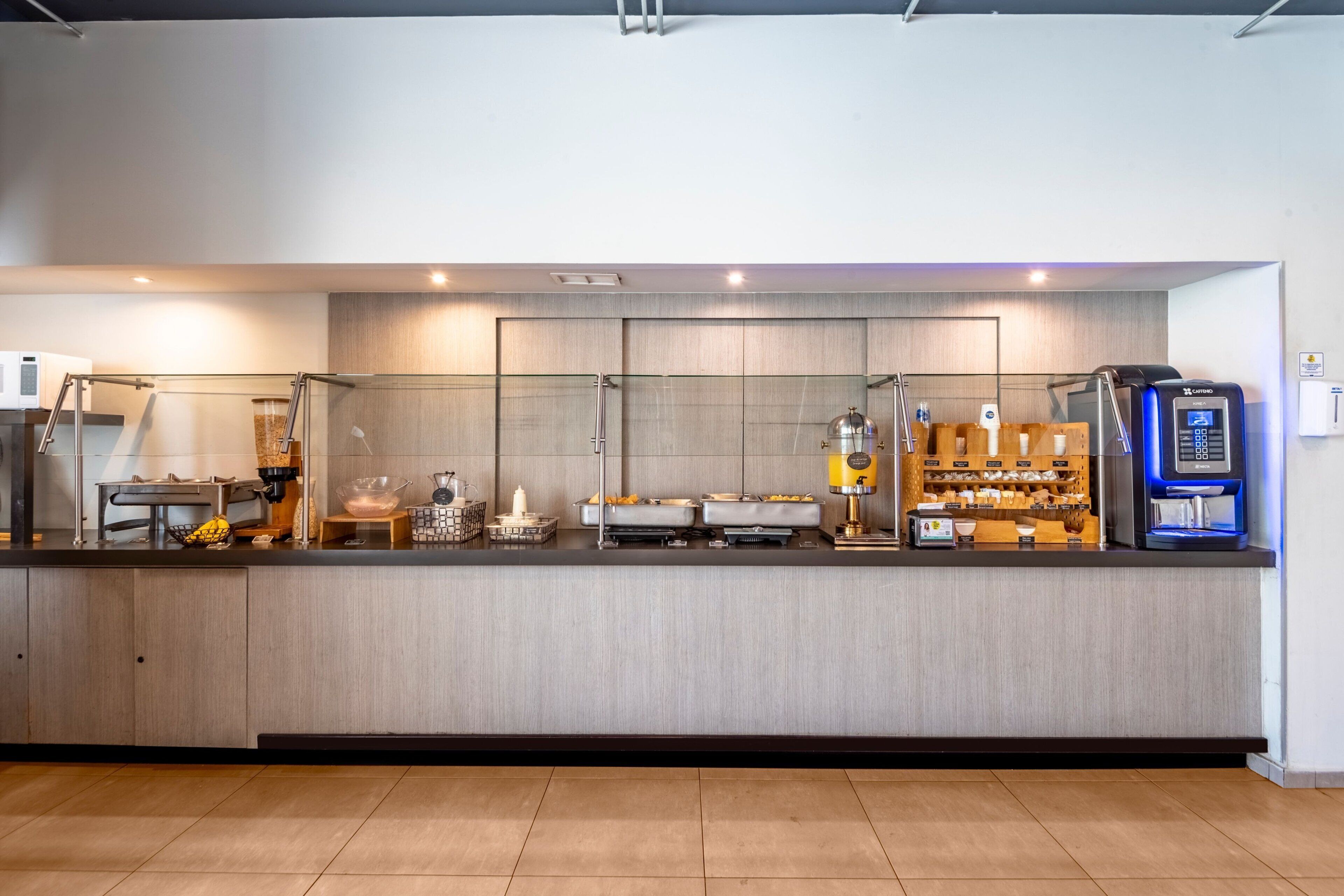 free daily continental breakfast