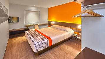 Schreibtisch, Bügeleisen/Bügelbrett, kostenloses WLAN