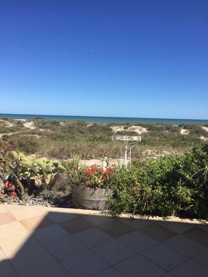 Terrace/patio - Escape Beach House (Bergrivier)