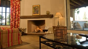 32-inch flat-screen TV with satellite channels, TV