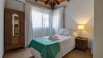 Kabin Keluarga, 4 kamar tidur | Brankas, setrika/meja setrika, Wi-Fi gratis, dan seprai linen