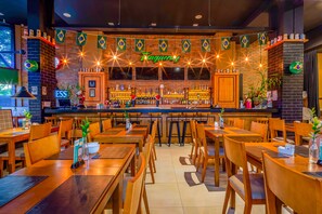 Breakfast, lunch and dinner served - Laghetto Vivace (Canela)