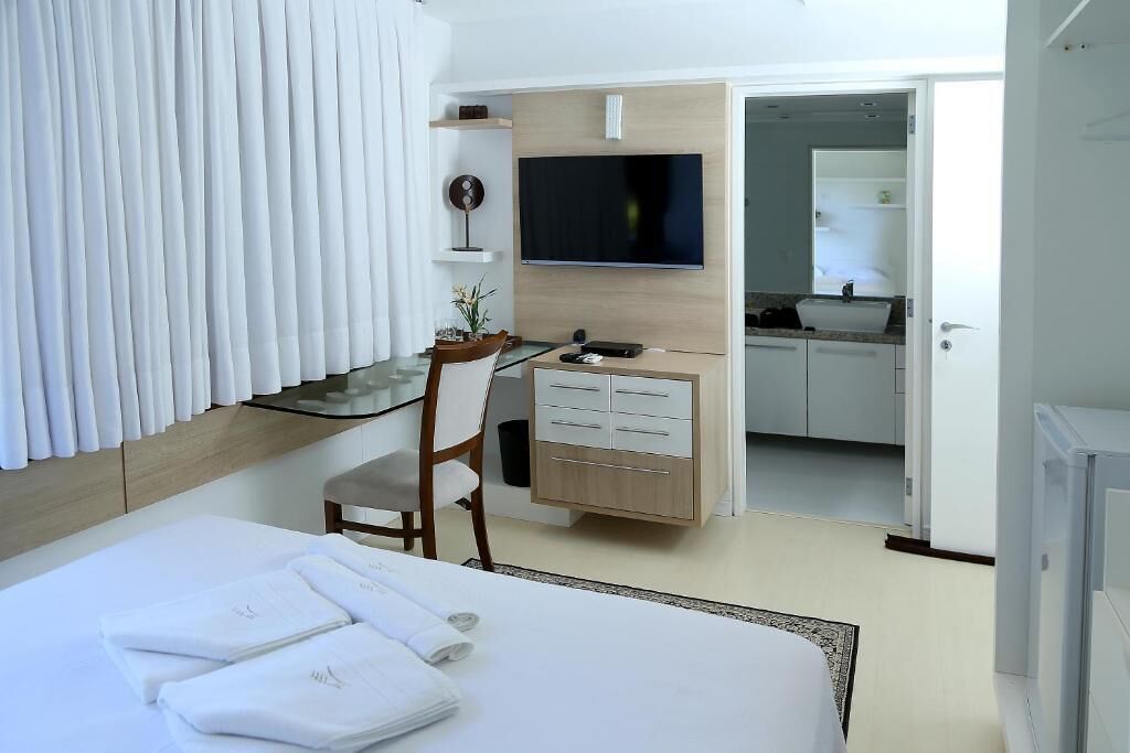 Minibar, caja fuerte, escritorio y wifi gratis