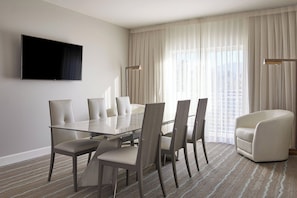 Grand Suite, 1 King Bed, Mountain View (Balcony) | Premium bedding, in-room safe, desk, laptop workspace - Hotel Paseo, Autograph Collection by Marriott (Palm Desert)