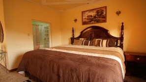Down duvets, pillow-top beds, desk, iron/ironing board - Paradise Reggae Resort (Spanish Town)