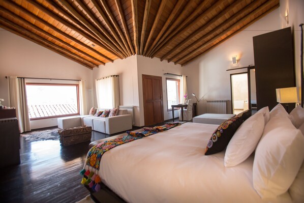 Presidentiële suite, 1 kingsize bed, uitzicht op de stad, in toren | Lakens van Egyptisch katoen, luxe beddengoed, donsdekens