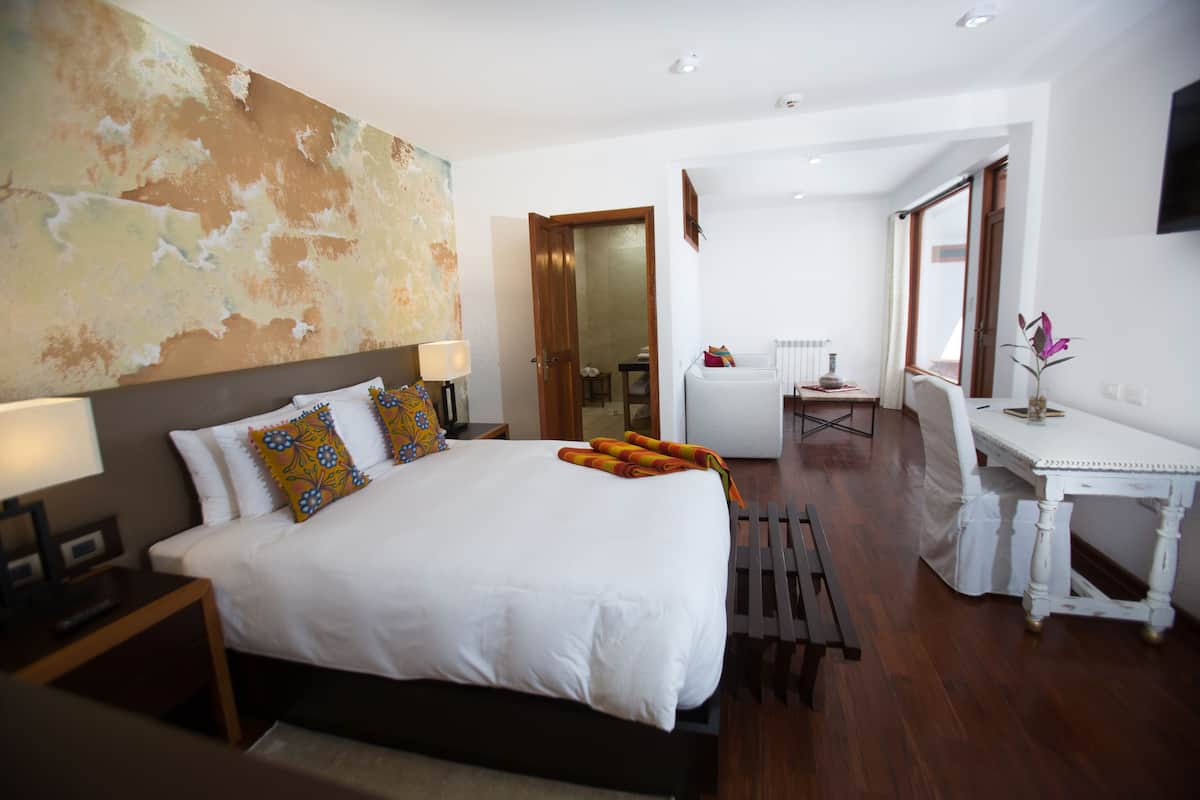 Superior Studio Suite, 1 Katil Ratu (Queen), Courtyard Area | Cadar kapas Mesir, peralatan tempat tidur premium, gebar bulu kapas