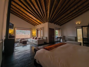 Presidential-Suite, 1 King-Bett, Stadtblick, Turm | Bettwäsche aus ägyptischer Baumwolle, hochwertige Bettwaren