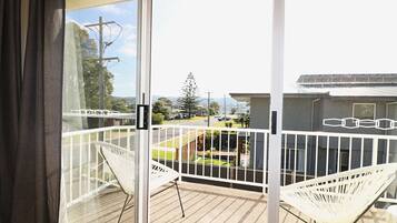 Exclusive Apartment, 2 Bedrooms, Accessible, Lake View | Balcony