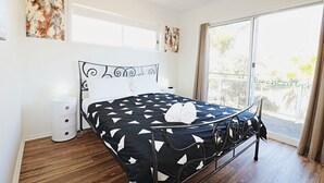 Standard 2 Bedroom Unit - Beachcomber Pet Friendly (Merimbula)