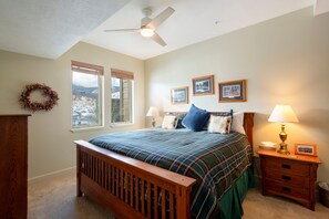 3 habitaciones, tabla de planchar con plancha, wifi y ropa de cama 