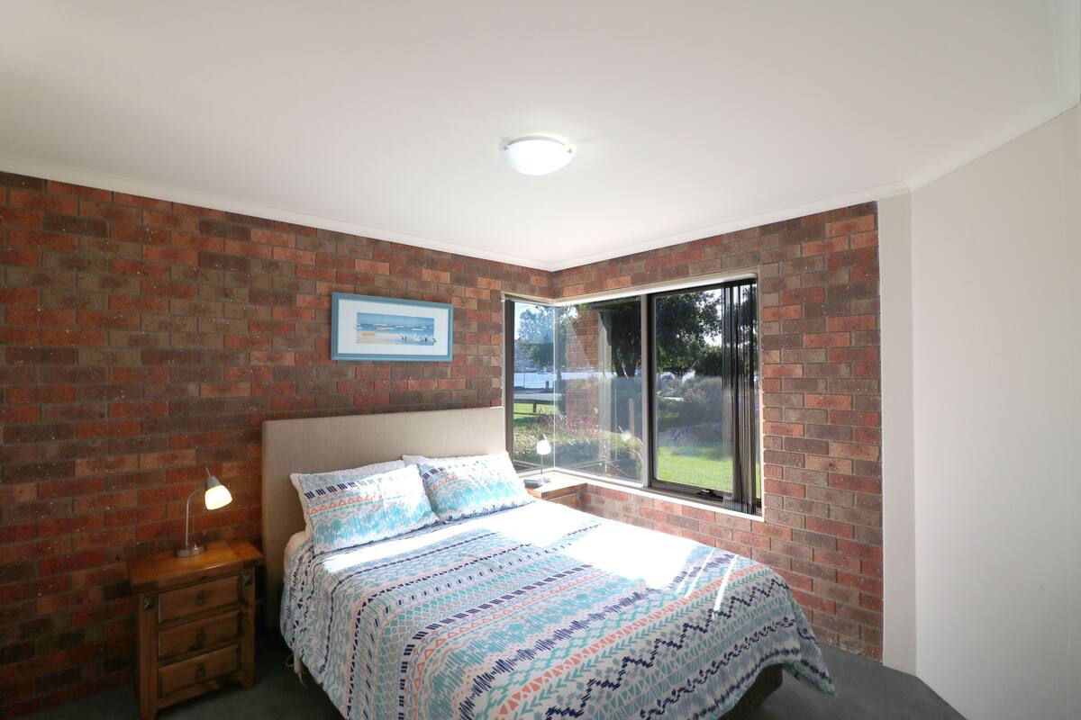 Apartment, 2 Bedrooms, Lake View | 2 bedrooms, bed sheets