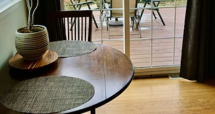 Cozy home w/Hot Tub in trendy West Asheville!