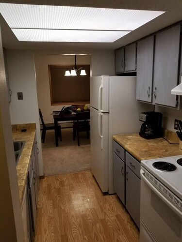 Tomar Park Apt 2 - KP101APT2