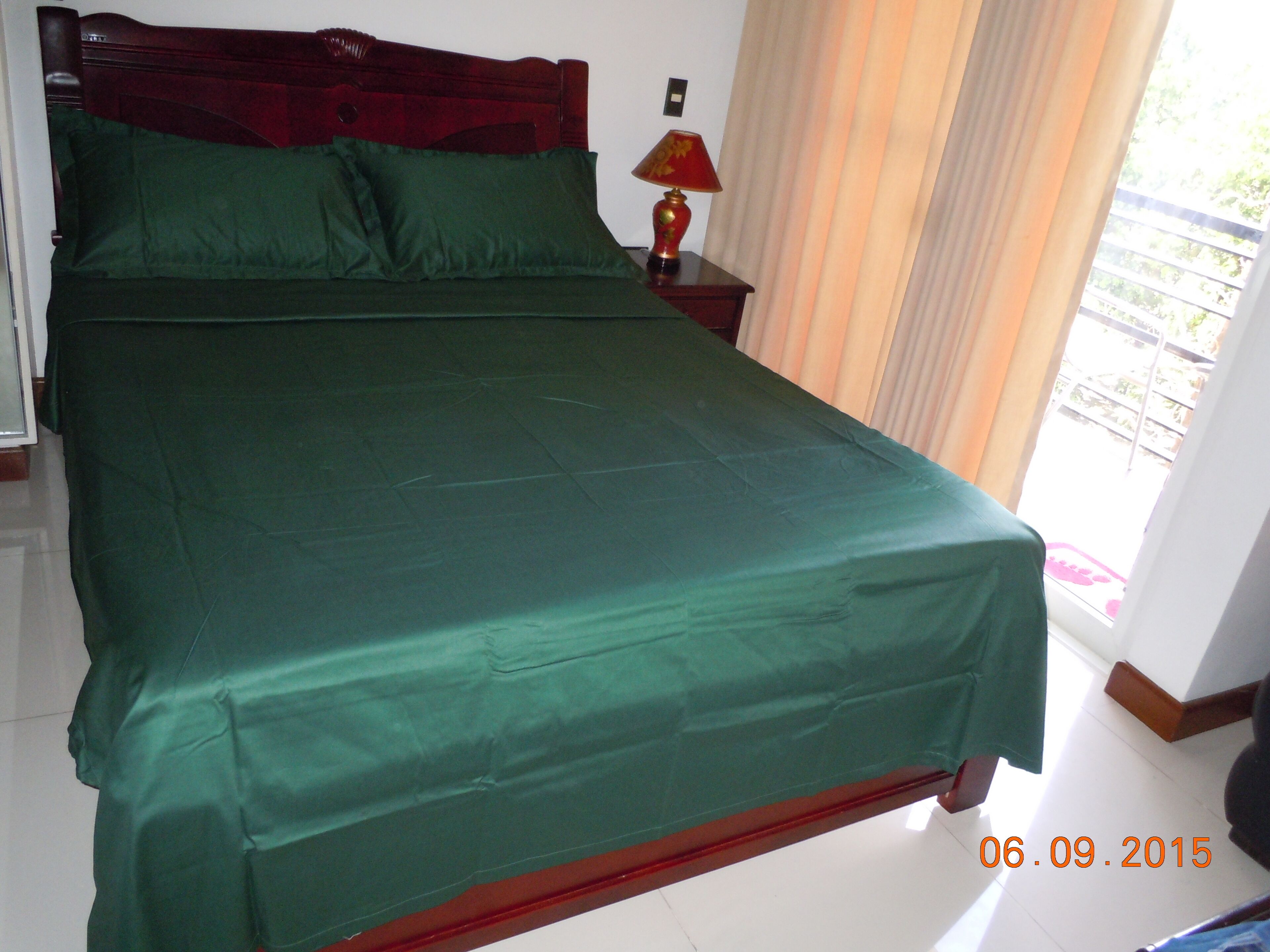 1 室のベッドルーム、デスク、WiFi (無料)、ベッドシーツ