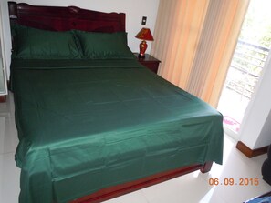 1 habitación, escritorio, wifi gratis y ropa de cama 