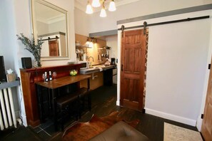 Interior - Capitol Hill Studio, near Capitol, Supreme Court, Eastern Market, Free Parking (Washington)