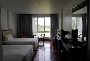 Minibar, free WiFi