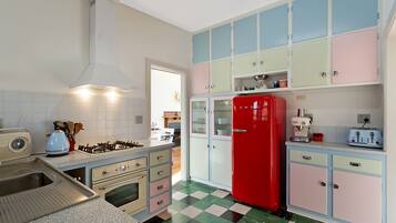 Rumah, 3 kamar tidur | Dapur pribadi | Lemari es besar, microwave, oven, dan kompor