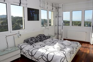 3 soverom, strykejern/-brett, reiseseng for barn og wi-fi (inkludert)