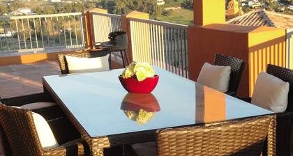 3 Bedroom Luxury Penthouse With Amazing Views!