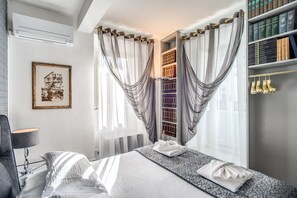 3 chambres, bureau, fer et planche à repasser, lit parapluie