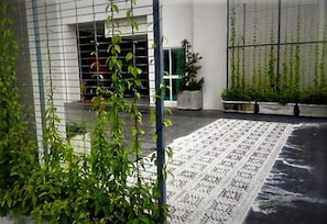 Outdoor pool - Penang Studio Suite in Georgetown (George Town)